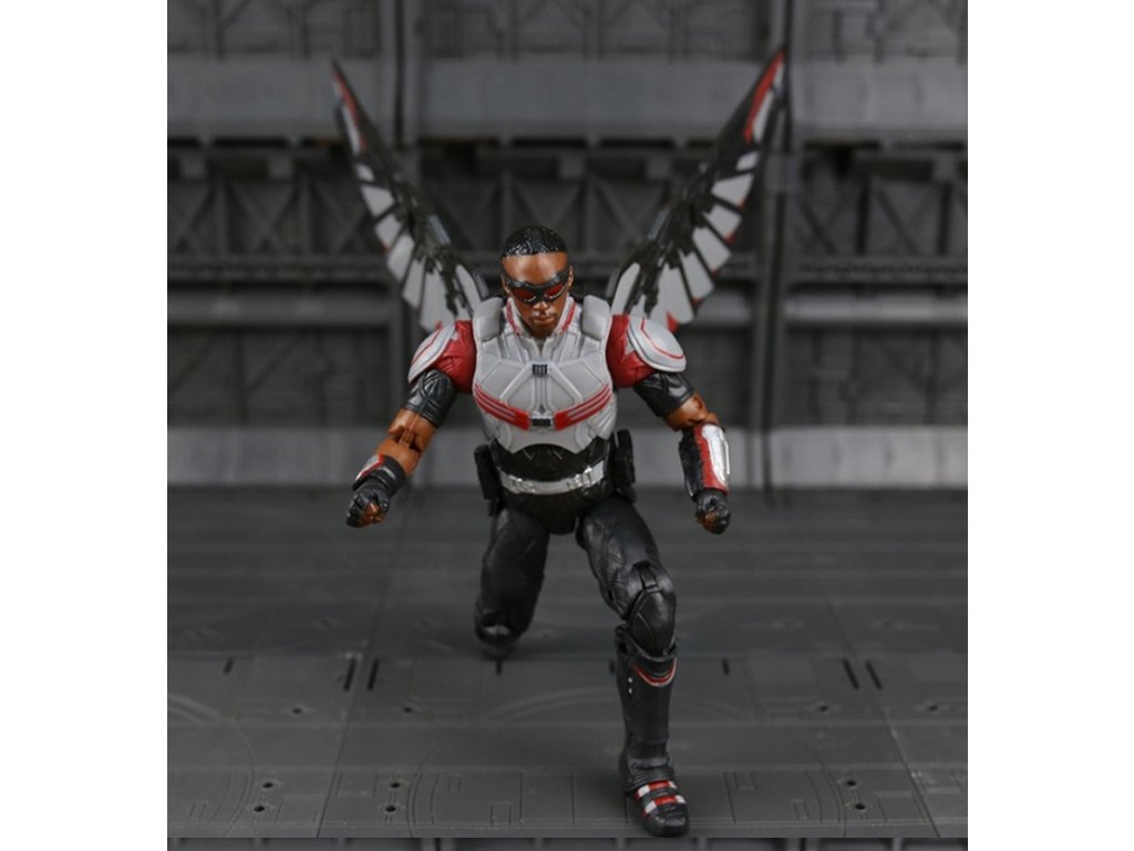 513_Ak_n__Figurka_Avengers_Falcon_2