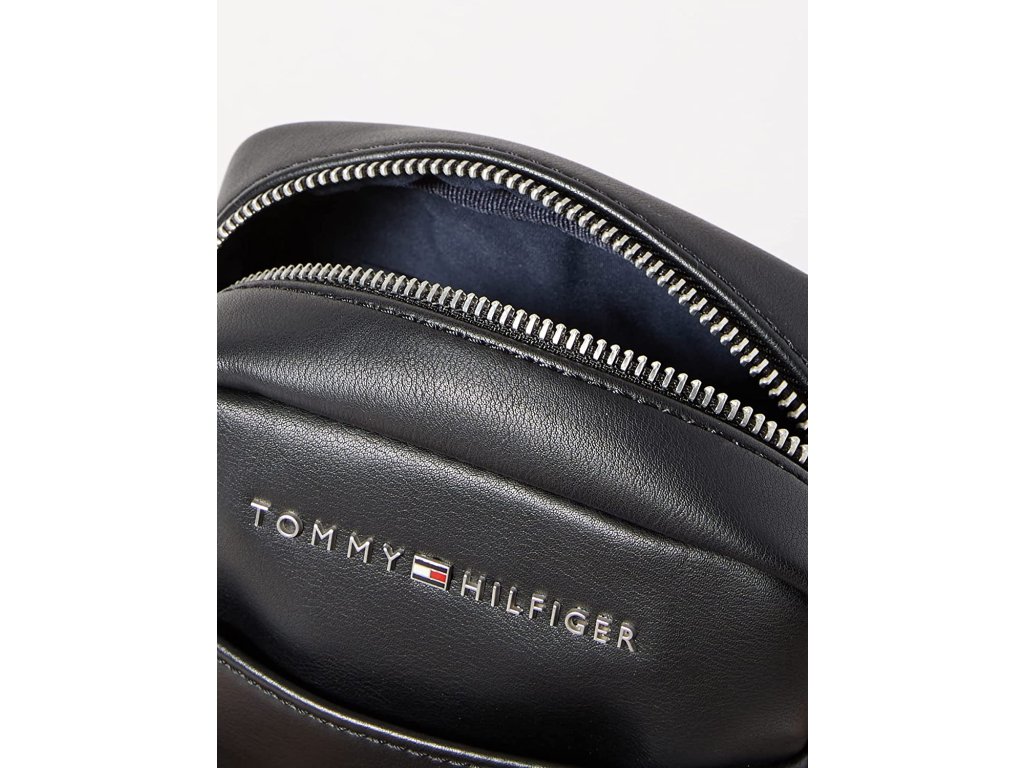 6198_Ta_ka_p_es_rameno_Tommy_Hilfiger_TH_CITY_2
