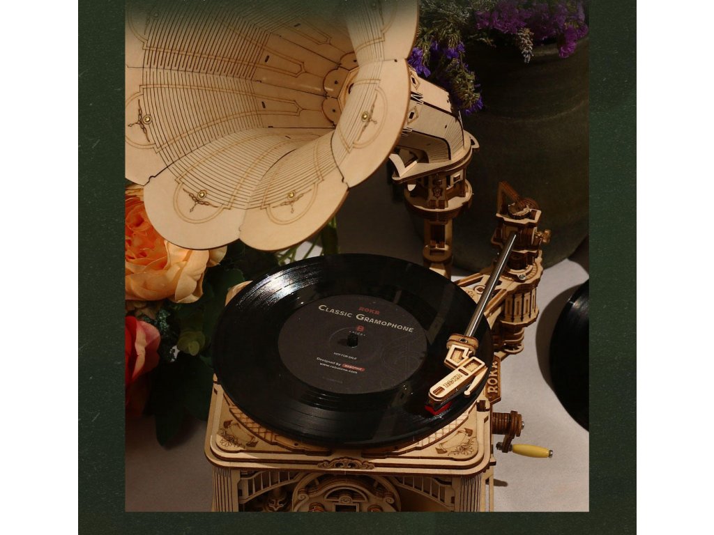 5676_D_ev_n__Gramofon_s_hudbou_1_1_424ks_4