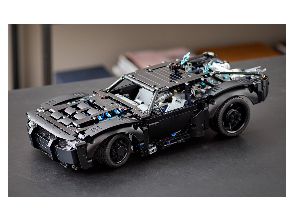 6036_LEGO_42127_Technic_BATMAN_S_BATMOBILE_Aut__ko_3