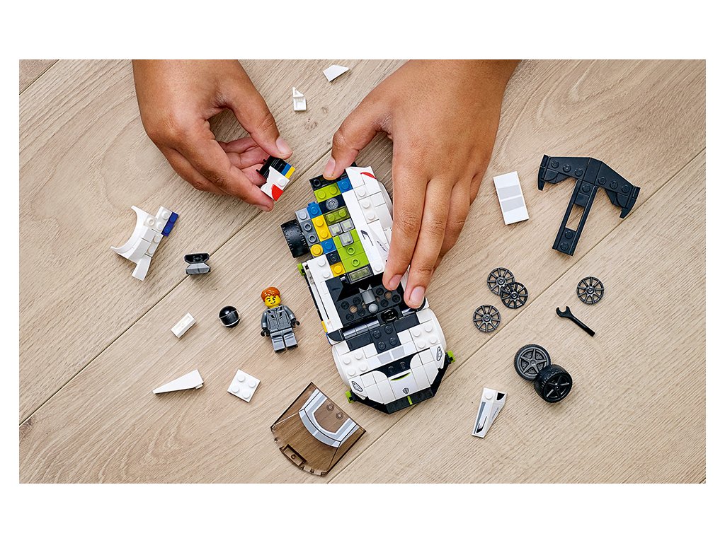 6273_LEGO_76900_Koenigsegg_Jesko_z_vodn__auto_4